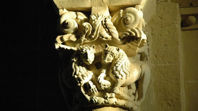 Chapiteau de la cathédrale de Lescar