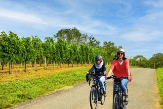 Balade à vélo électrique dans le vignoble du Jurançon - MONEIN